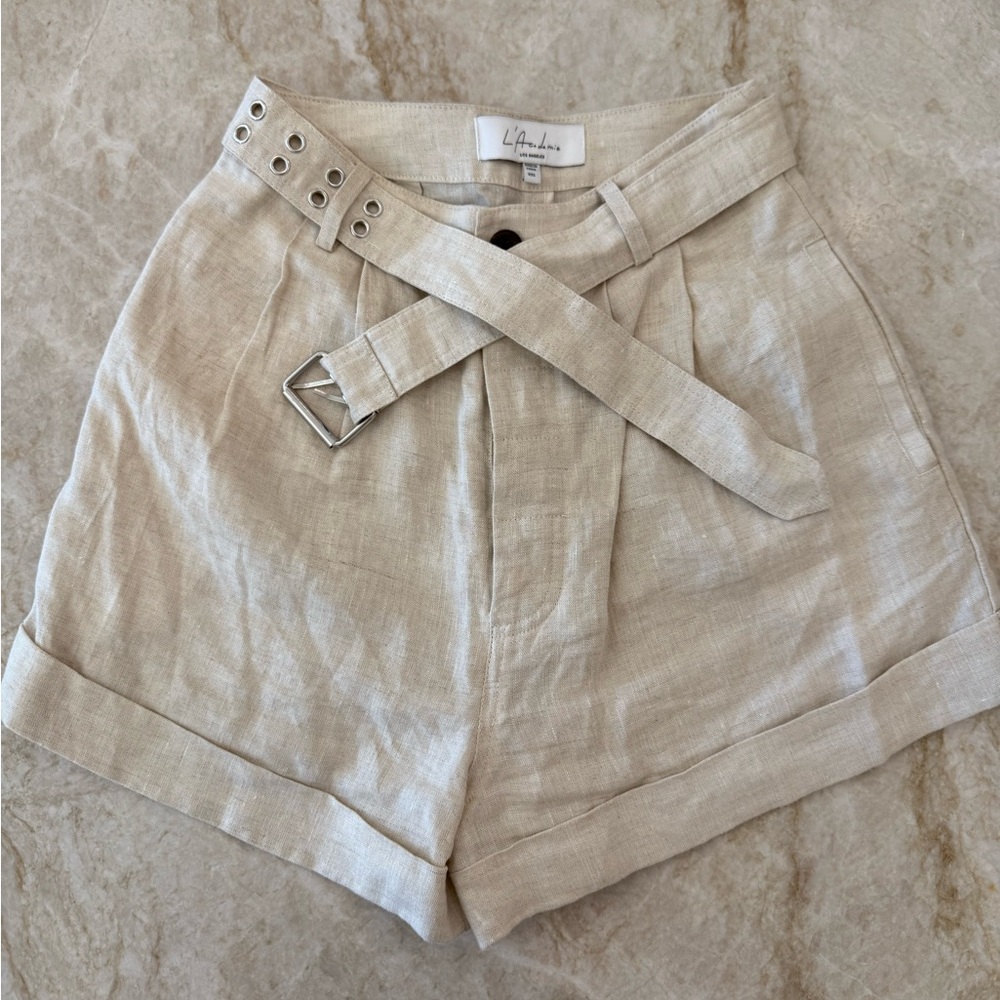 L’Academie Beige Linen Shorts with Belt